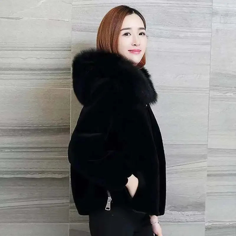 Winter Short Fur Coat Women 2023New Fashion Loose Leisure Mink Thicken Hooded Jacket Zipper Pocket Pure Colour Outerwear Female